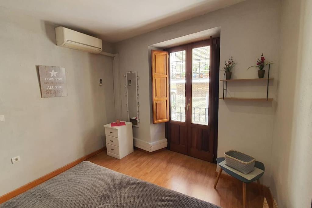 Aloja T Elvira Apartment Granada Luaran gambar